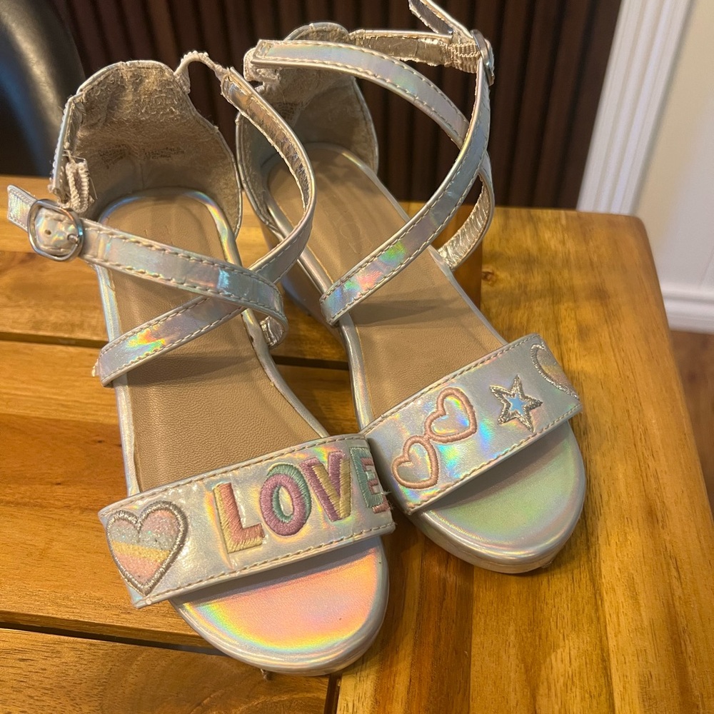 Place Kids Sandals with Love Design